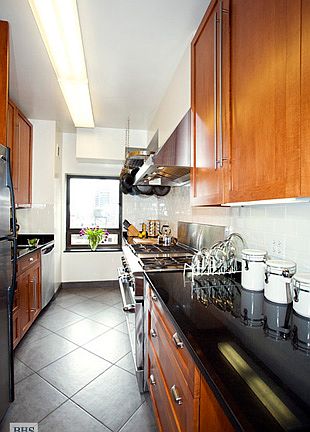 3rd image of 425 E 58th St APT 20A