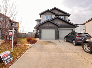 7185 Cardinal Way SW, Edmonton, AB T6W2Y5