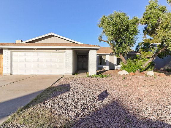 2nd image of 10836 N 39th Ave