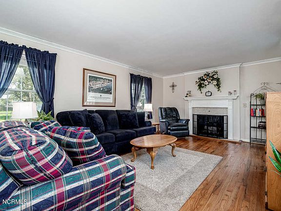 3rd image of 4711 Park Dr