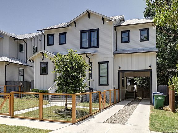 2nd image of 1006 W Magnolia Ave
