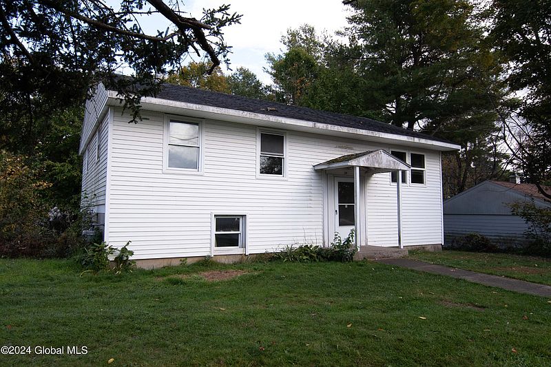 2nd image of 54 Myrtle Street