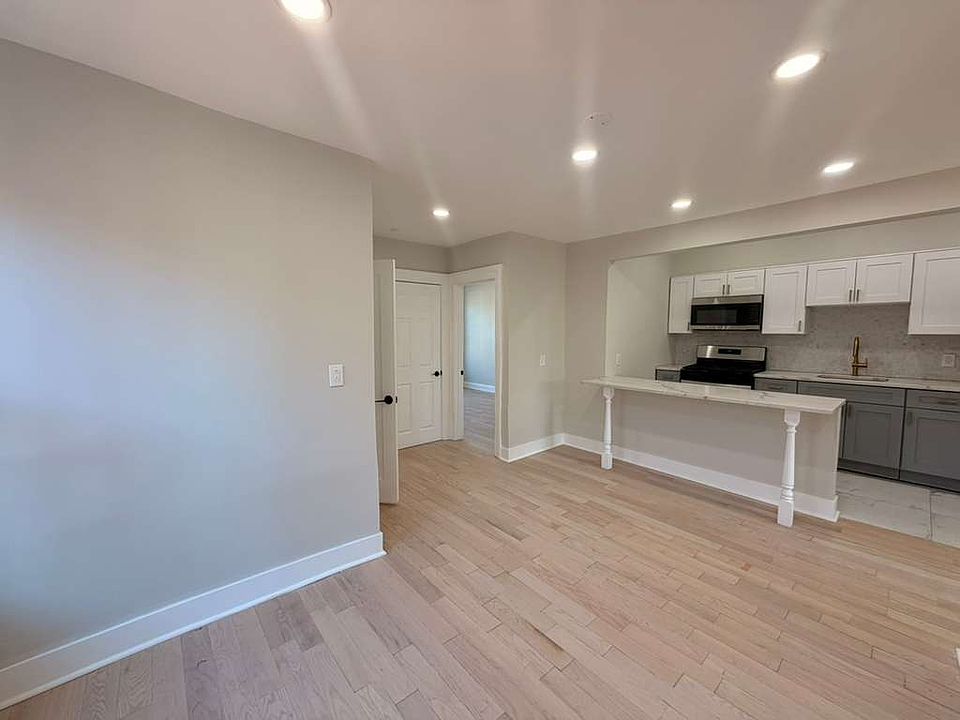 1st image of 237 Davenport Ave #2A