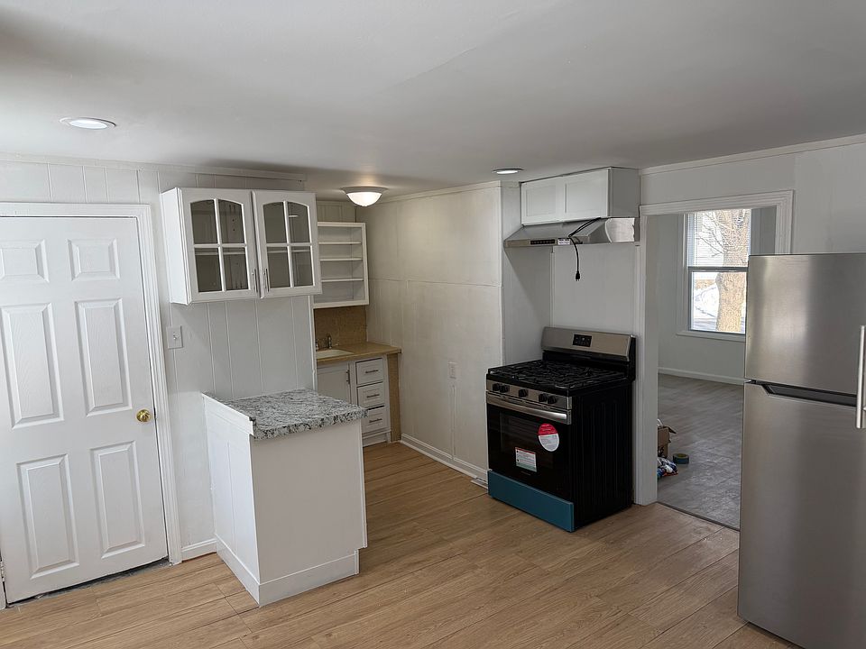 1st image of 688 East Ave #2
