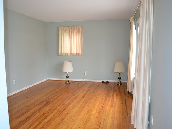 5th image of 1079 Irwin Dr