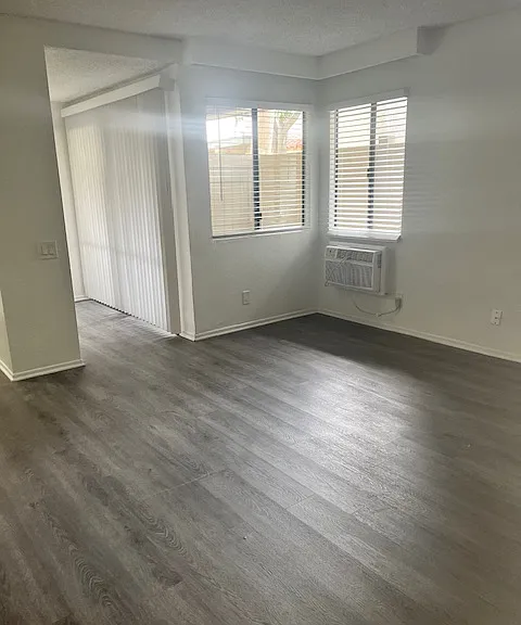 Stone Creek Apartments — Photo 10