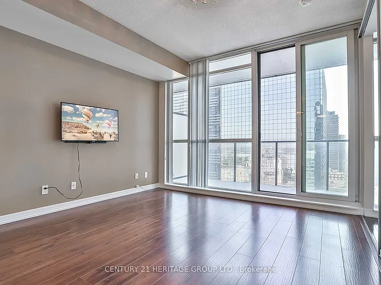 770 Bay St #Penthouse 603 — Photo 6