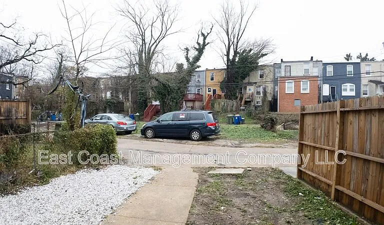 2619 Loyola Northway — Photo 29