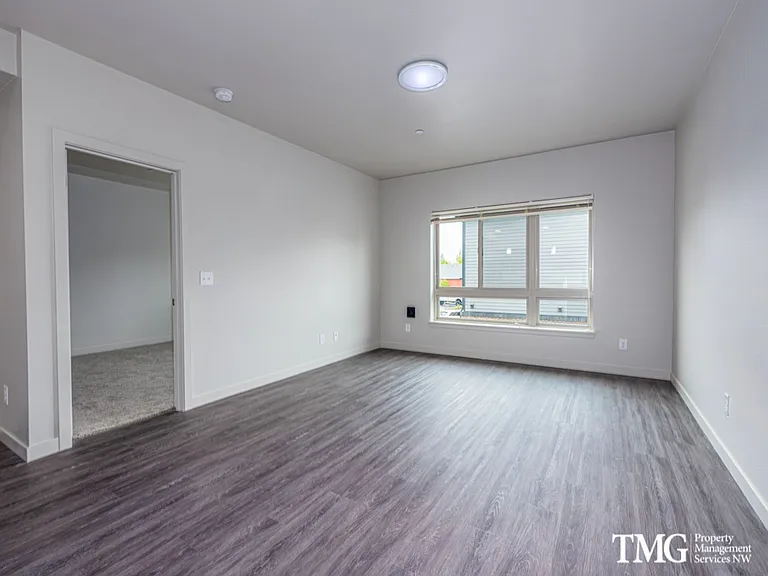 Market Village Apartments — Photo 10