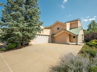 1528 Sommet Pl, Saint Louis, MO 63122