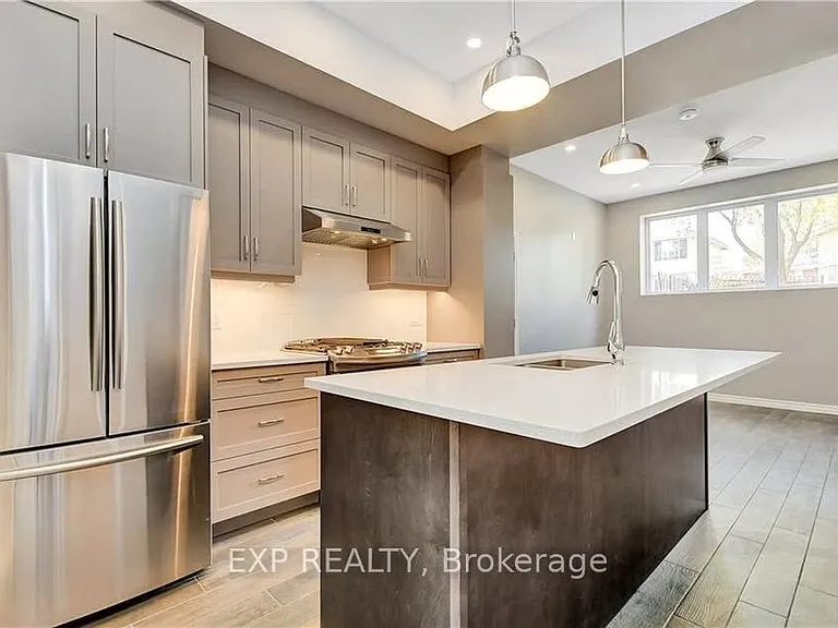 340 Queen Mary St #B — Photo 13