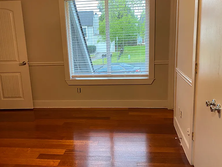 303 Country Club Dr — Photo 7