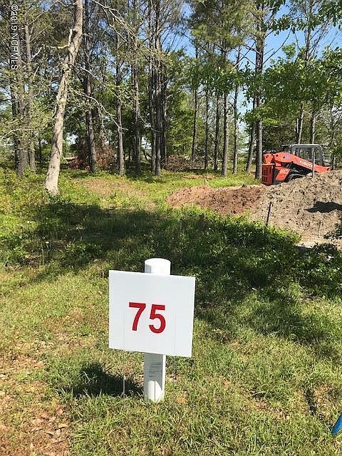 1st image of 1221 Woods Ct