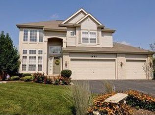 1682 Rosehall Ln, Elgin, IL 60123