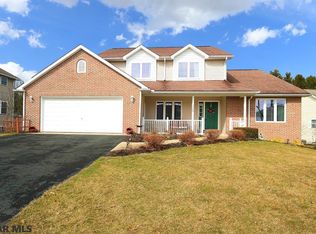 135 Waypoint Cir, State College, PA 16801