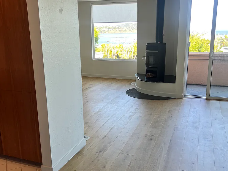 109 Filbert Ave #B — Photo 2