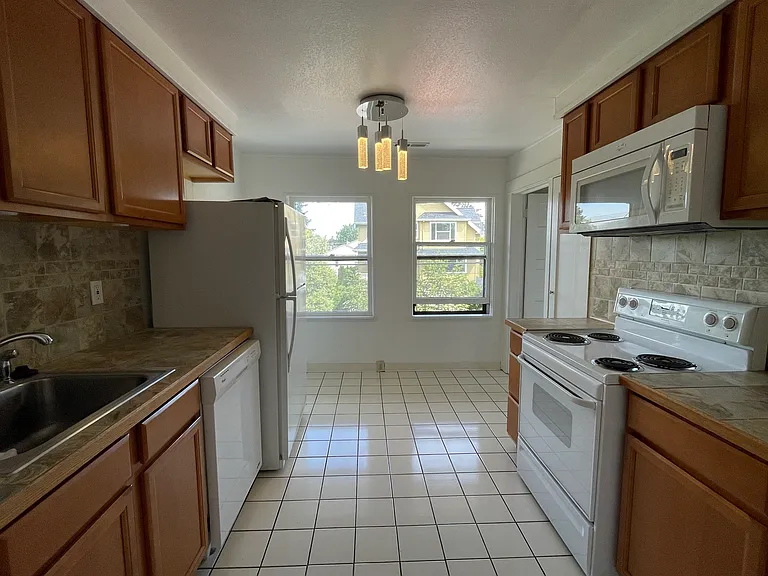 2707 SE 35th Pl #2 — Photo 7