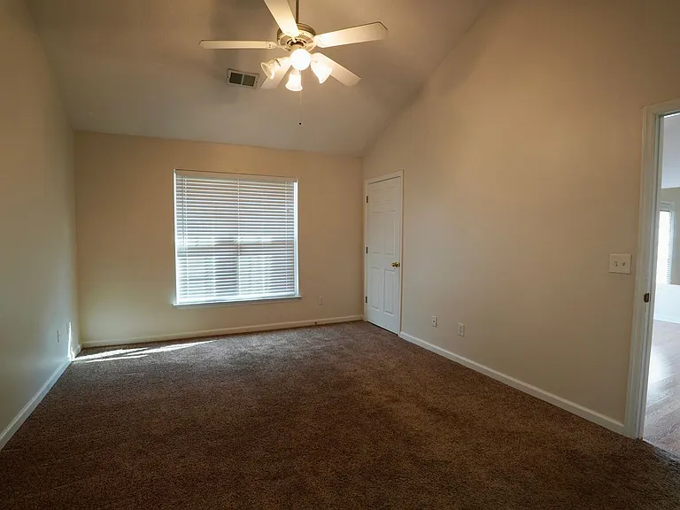 131 Lake Chateau Dr — Photo 18