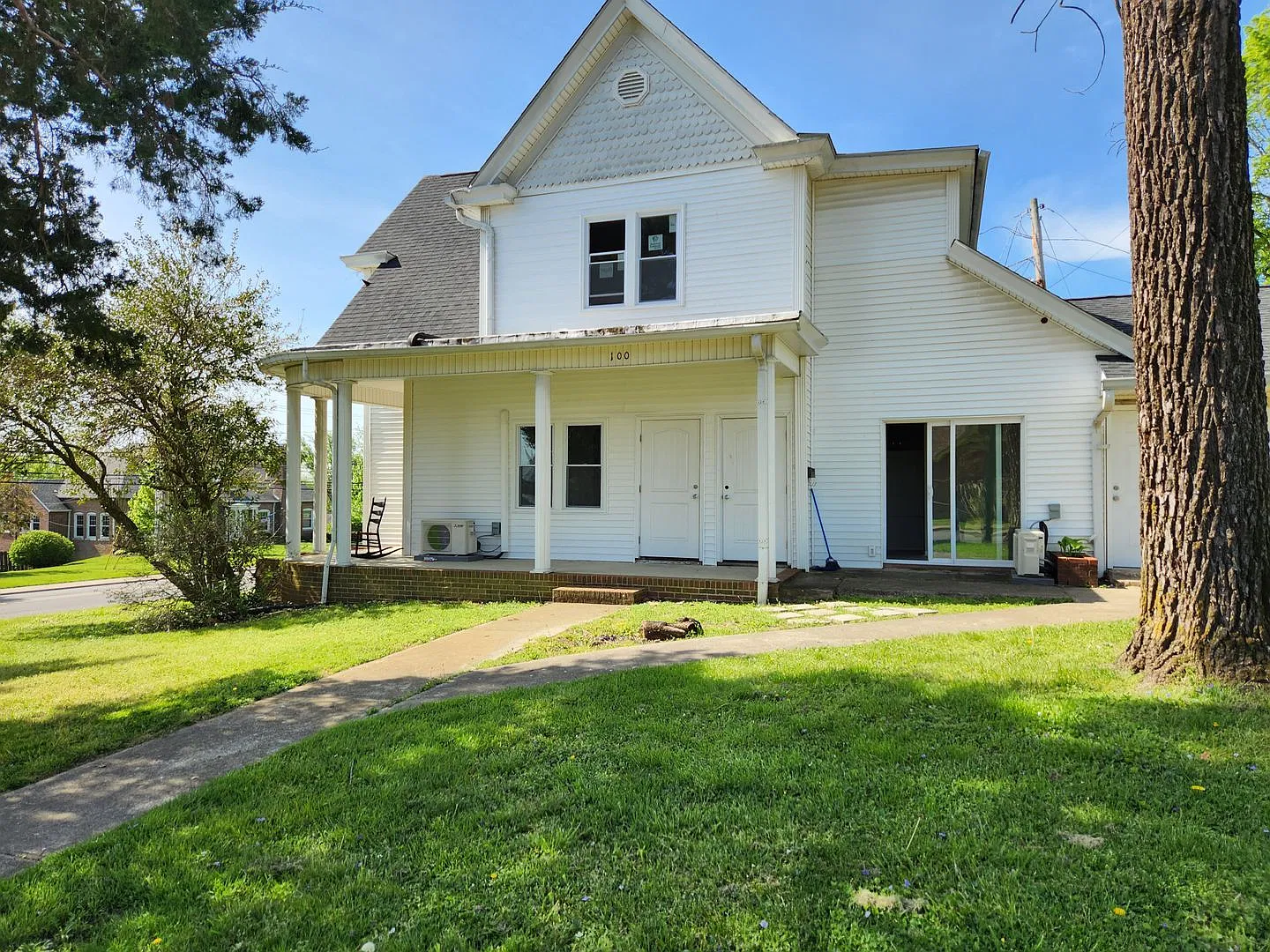 501 S. Green Street / 100 W Brown Street — Photo 1