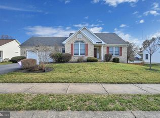 122 Bent Tree Dr, Lancaster, PA 17603