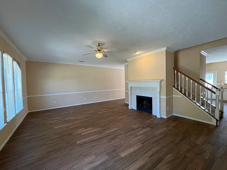 1437 El Camino Village Dr — Photo 6