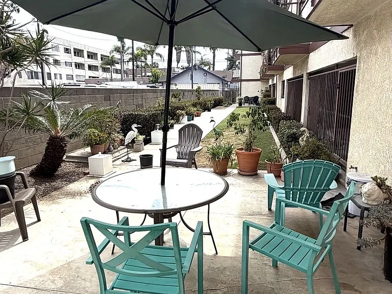 1128 E. 4TH ST. — Photo 3