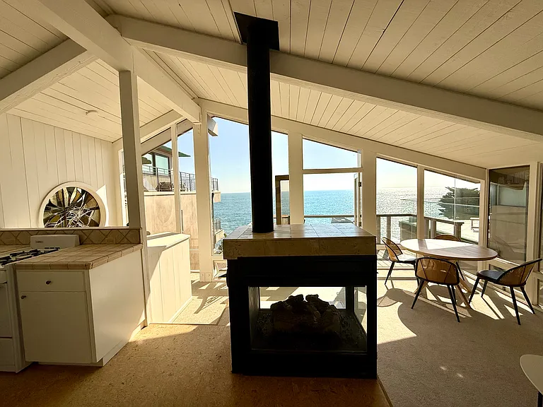 2677 Victoria Dr — Photo 10