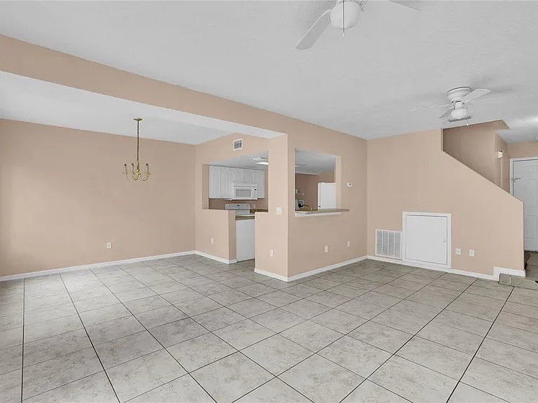 2918 Fan Palm Dr — Photo 3