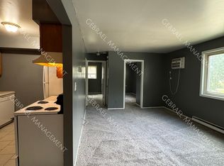 815 E Maple St, Holly, MI 48442