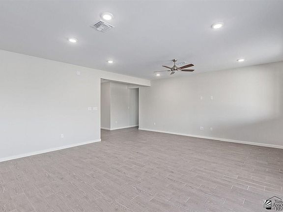 2nd image of 14526 E 42nd Pl