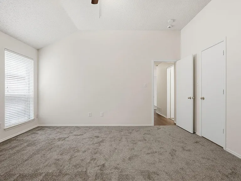 2833 Hidden Springs Dr — Photo 9