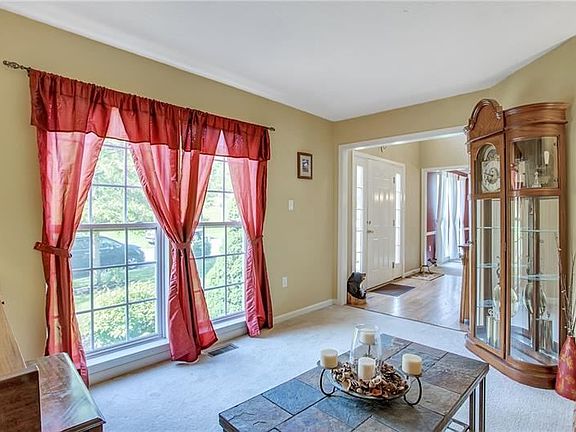 4th image of 451 Cedar Dr