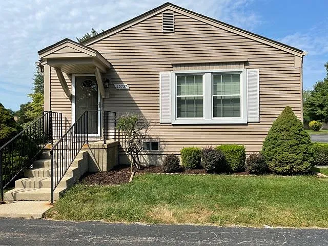 23737 Stonehenge Blvd — Photo 16