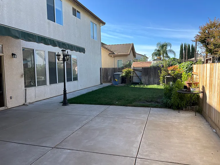 2441 Jessica Cir — Photo 18