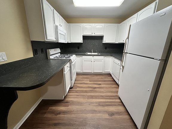 4th image of 999 Madeira Blvd