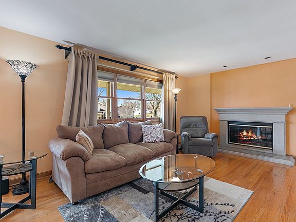 4th image of 1310 E Sanborn Dr