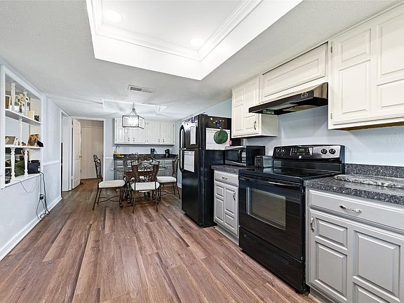 4th image of 2819 Killdeer Ln