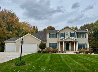 2454 S Paxton Dr, Warsaw, IN