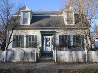 306 E Cypress St, Charleston, MO 63834