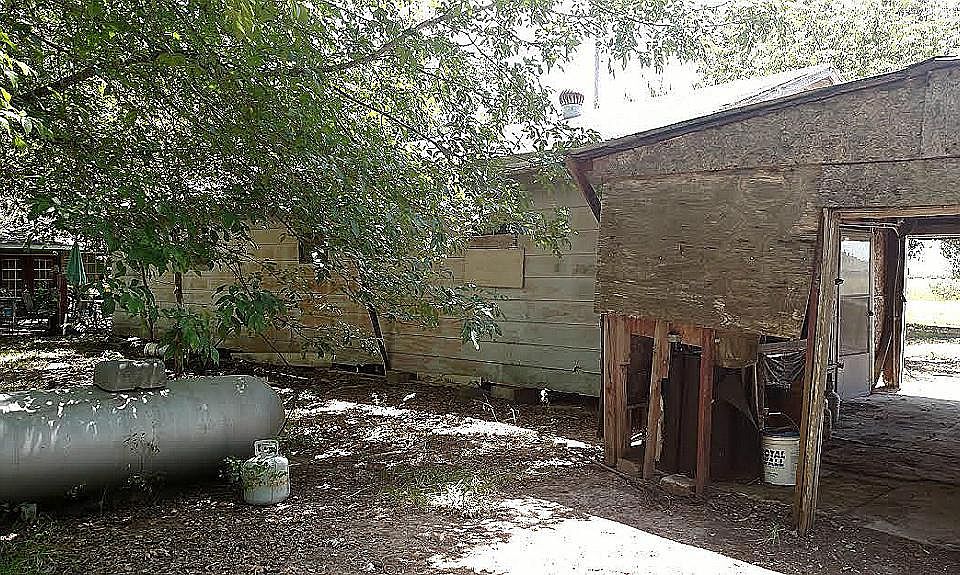 2nd image of 10452 Gaston Rd