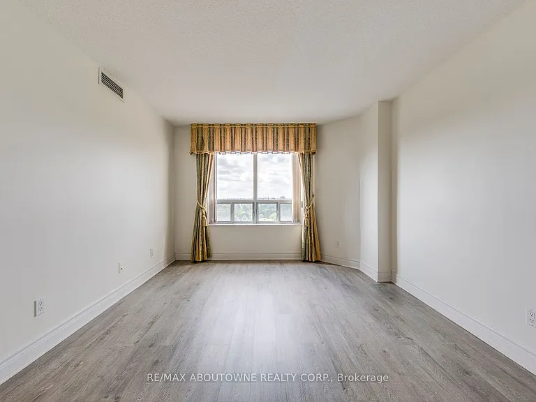 5418 Yonge St #1805 — Photo 9