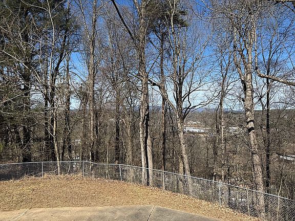 2nd image of 466 Hefner St