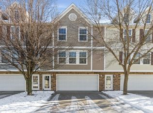 5549 Jordan Ct, Johnston, IA 50131