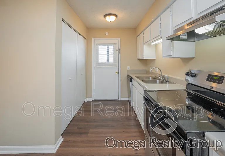 Lakeridge Apartments — Photo 87