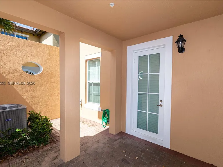 1510 SW 147th Ter — Photo 13