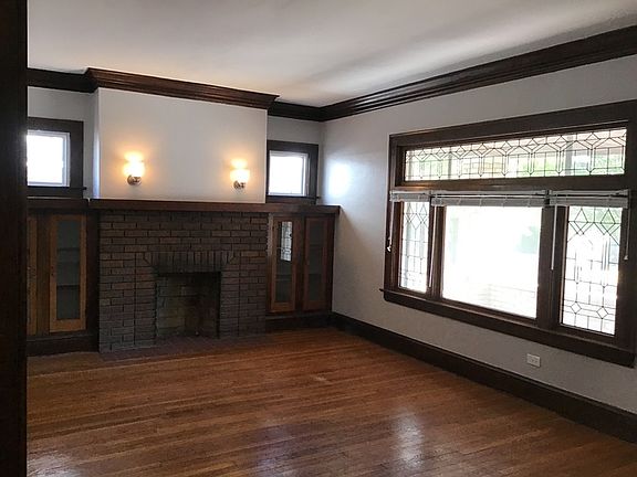 2nd image of 2144 Wascana Ave