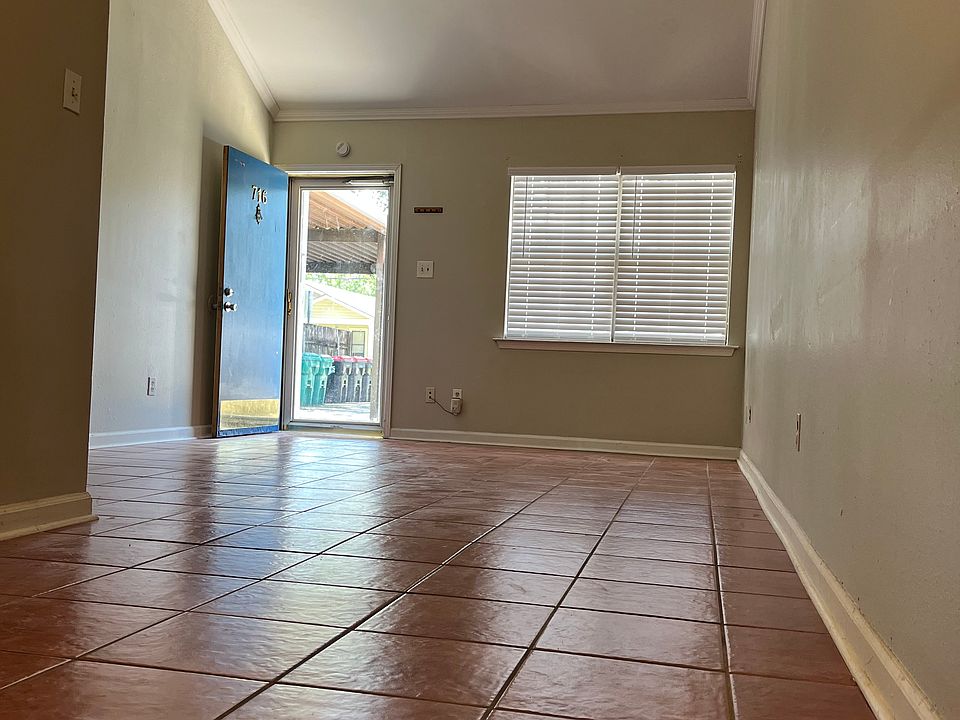 Living Room View From Breakfast Area