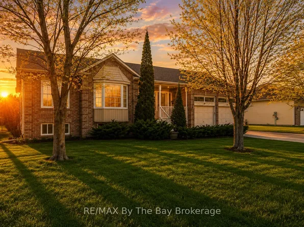 10 Lamont Creek Dr, Wasaga Beach, ON L9Z 1J8