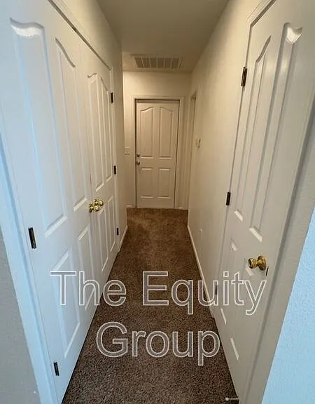 1827 E Cambridge Ct — Photo 5