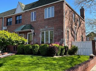 6185 77th St, Middle Village, NY 11379